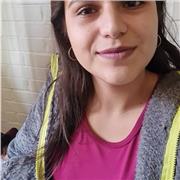 Niñera, ayuda en tareas y hace juegos didacticos